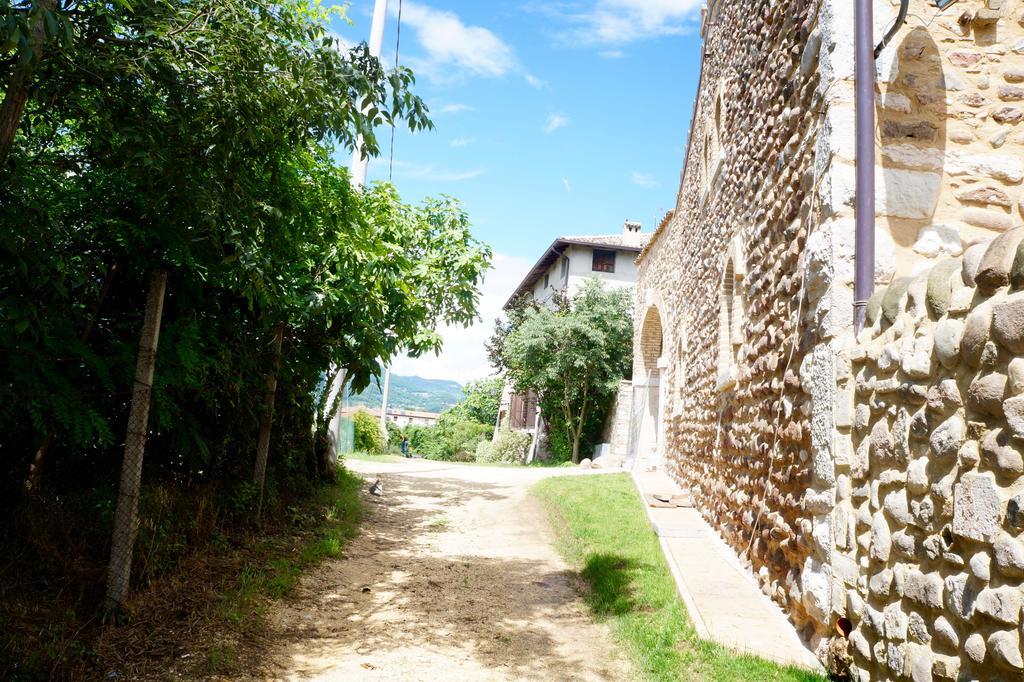 Appartement Giardino Degli Ulivi à Caprino Veronese Extérieur photo