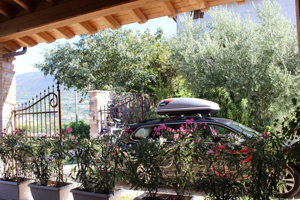 Appartement Giardino Degli Ulivi à Caprino Veronese Extérieur photo