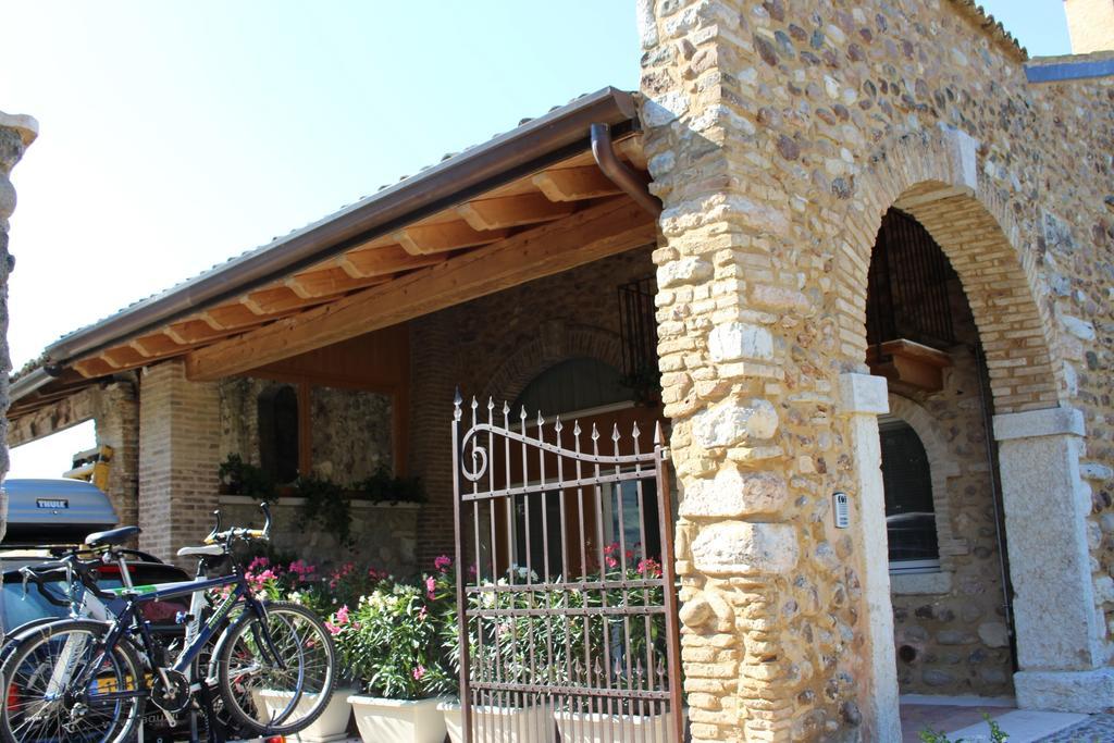 Appartement Giardino Degli Ulivi à Caprino Veronese Extérieur photo